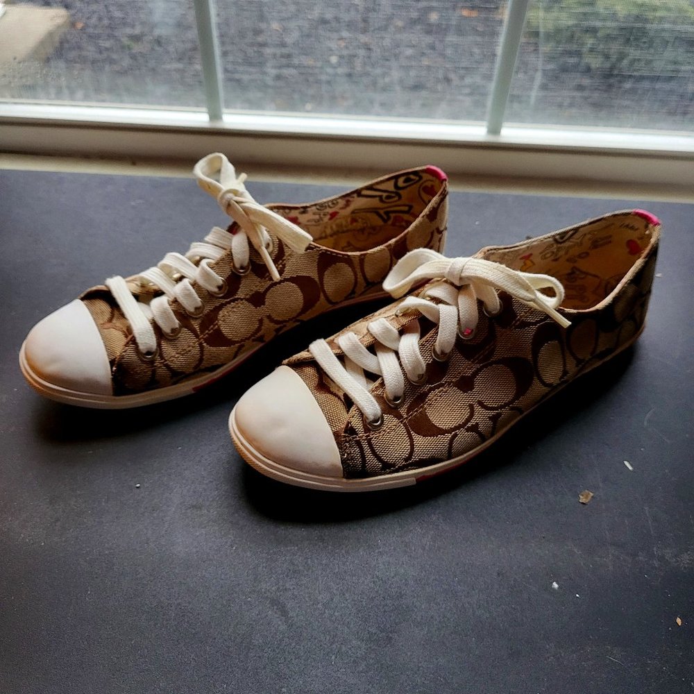 Gently Worn Coach Dillan Style Tennis Shoes in Size 7M